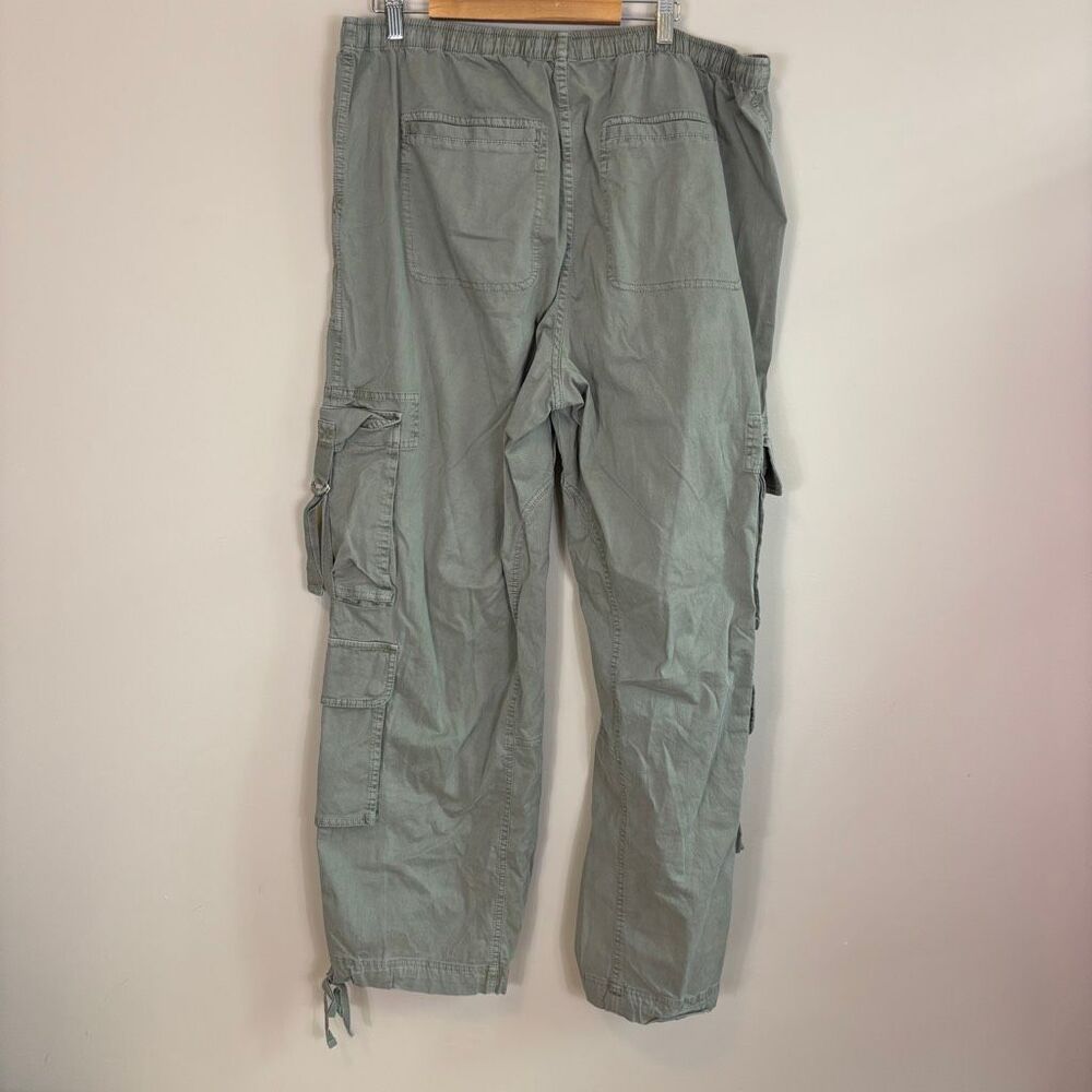 Abercrombie & Fitch Women's Garment Dyed Green Cargo Wide Leg Pants Size XL - Picture 2 of 5